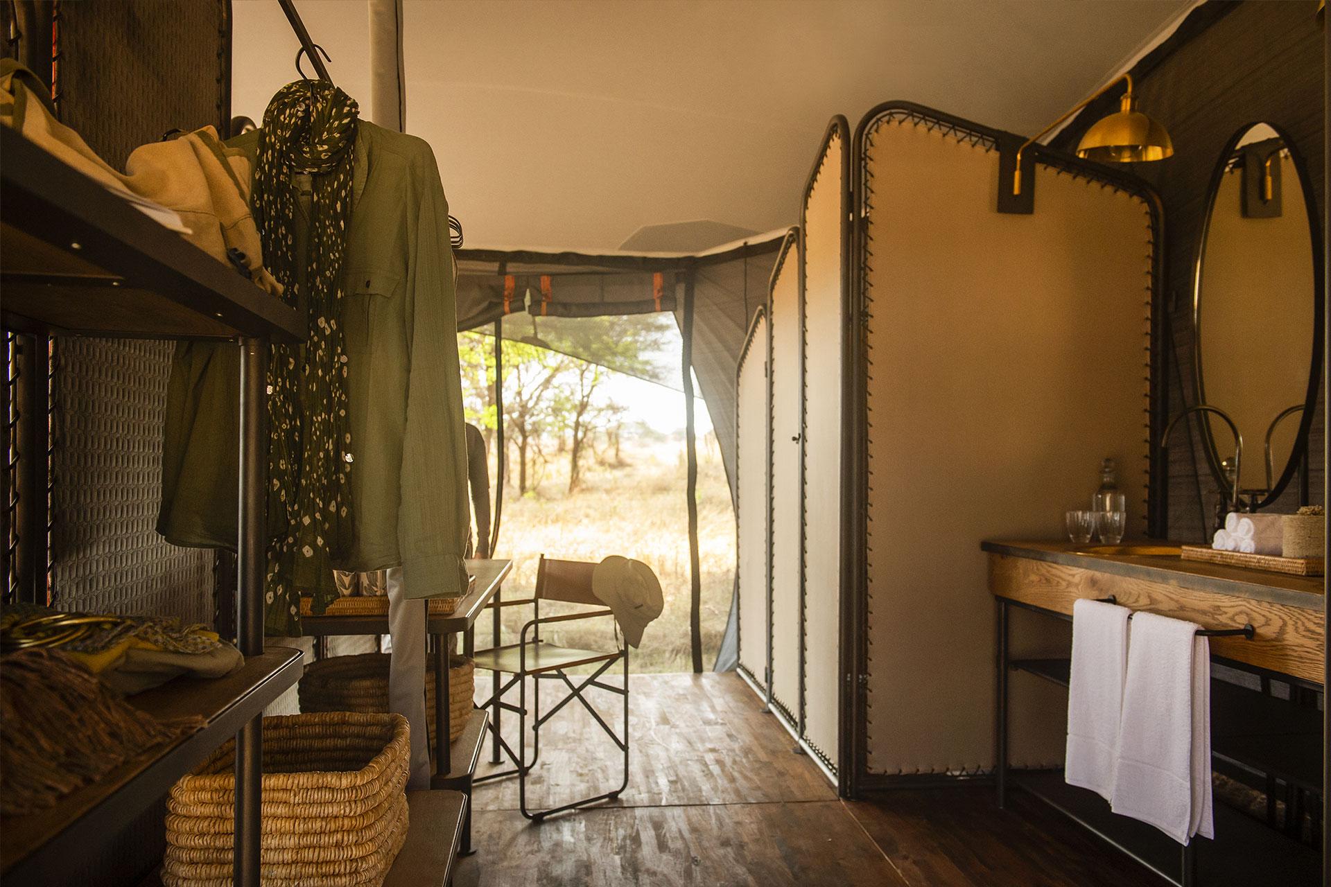 All canvas tents have en-suite bathrooms with double vanity, hot water on demand, and eco-friendly flush toilets